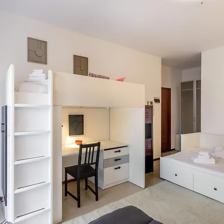 Rucellai With Shared Pool By Halldis *