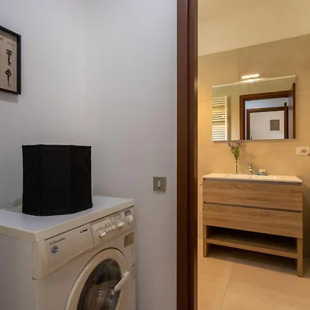 Rucellai With Shared Pool By Halldis Apartment *