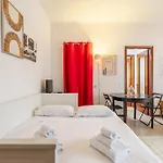 Апартаменты Rucellai With Shared Pool By Halldis