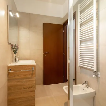 Rucellai With Shared Pool By Halldis شقة ميلان